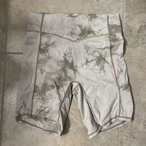 Balance Athletica oasis rider short size large